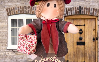 Rosy Poppins – Bambola artigianale in tessuto altezza 48 cm